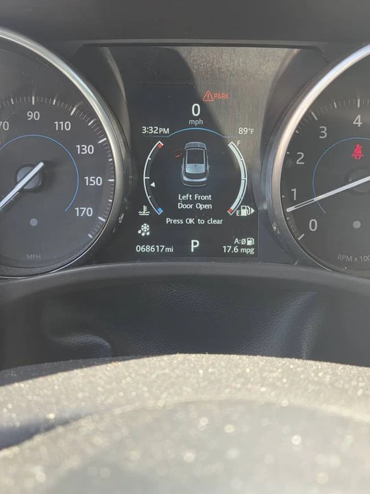 2017 Jaguar F-Pace - Image 5 of 5