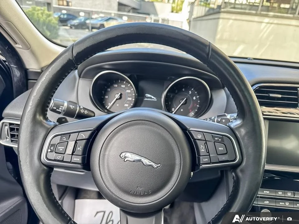 2017 Jaguar F-Pace - Image 11 of 20