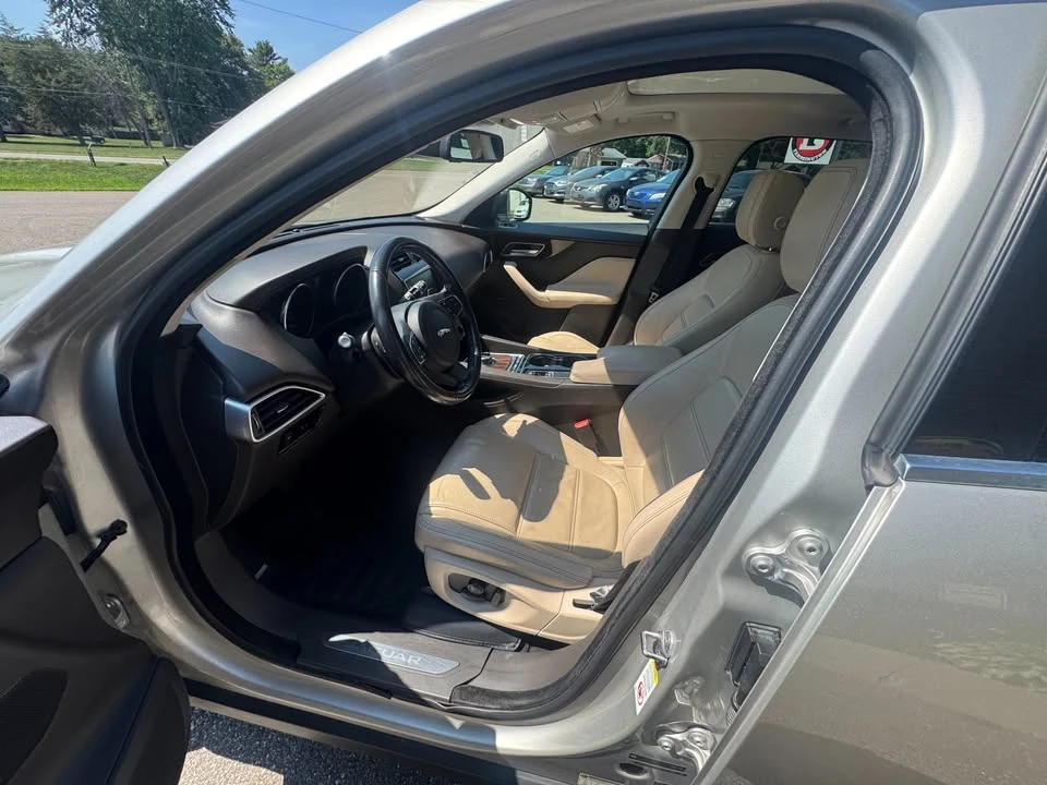 2017 Jaguar F-Pace - Image 7 of 20