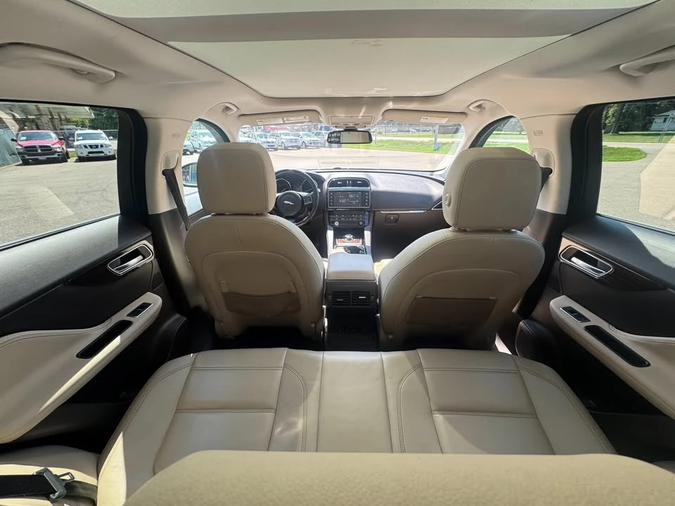 2017 Jaguar F-Pace - Image 15 of 20