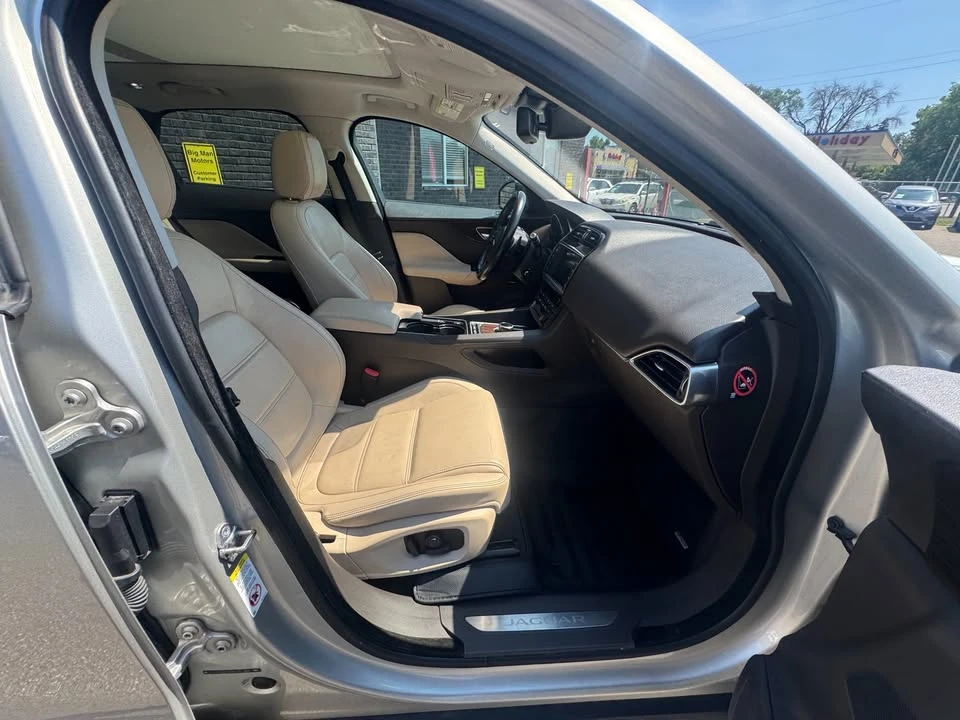 2017 Jaguar F-Pace - Image 18 of 20