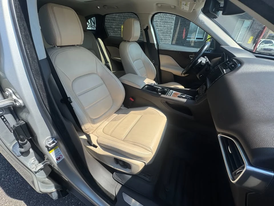 2017 Jaguar F-Pace - Image 19 of 20