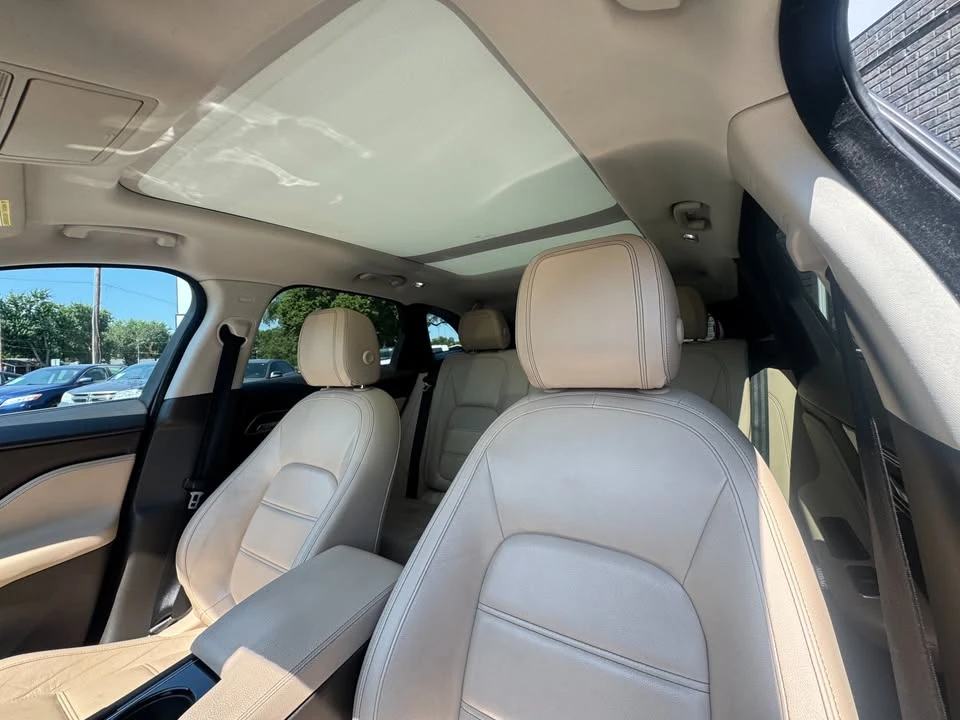 2017 Jaguar F-Pace - Image 8 of 20