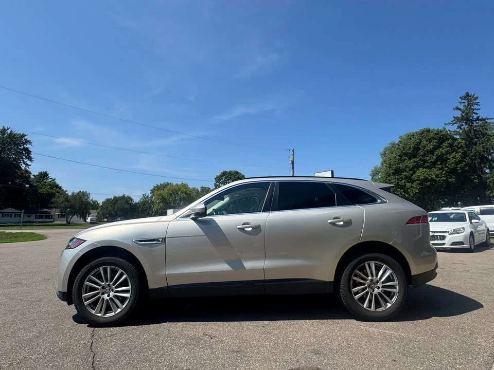 2017 Jaguar F-Pace - Image 4 of 20