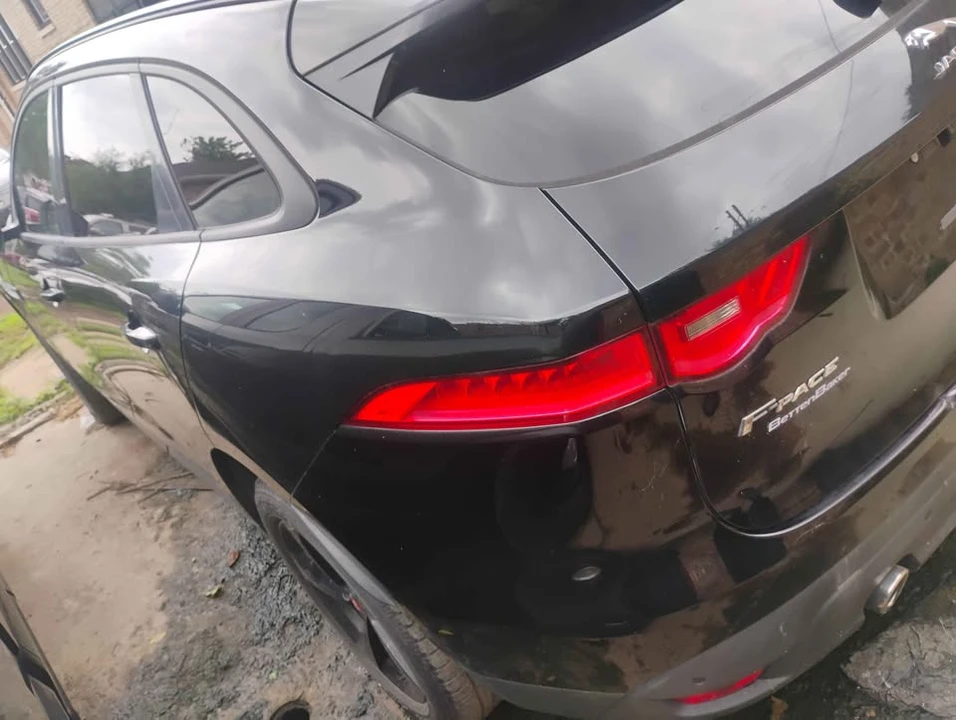 2017 Jaguar F-Pace - Image 7 of 8