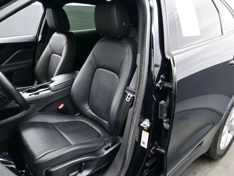 2017 Jaguar F-Pace - Image 5 of 12