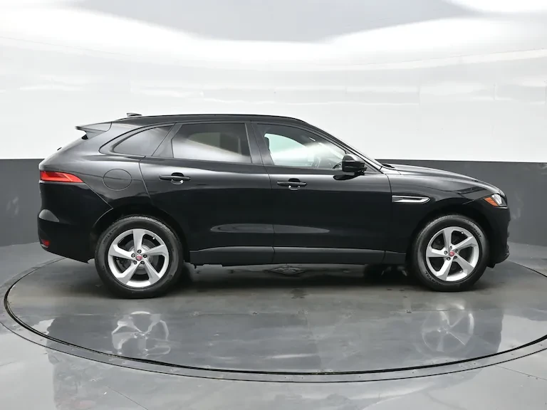 2017 Jaguar F-Pace - Image 4 of 12