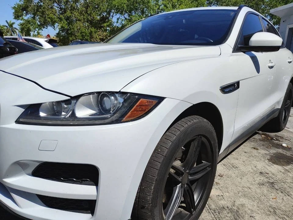 2017 Jaguar F-Pace - Image 18 of 20
