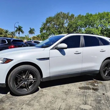 2017 Jaguar F-PACE 35t Premium 4dr SUV