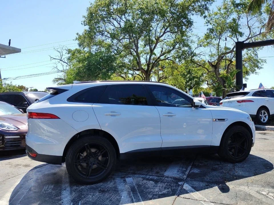 2017 Jaguar F-Pace - Image 11 of 20