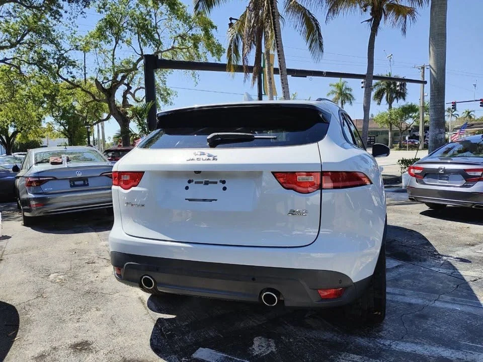 2017 Jaguar F-Pace - Image 8 of 20