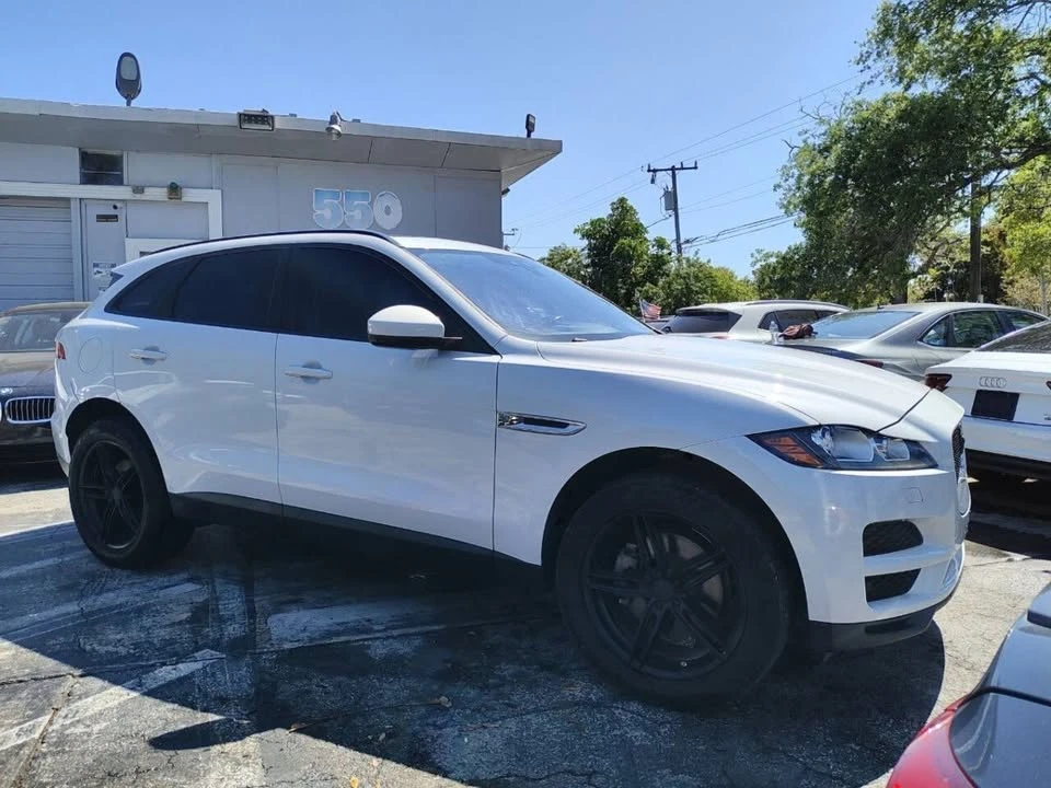 2017 Jaguar F-Pace - Image 14 of 20