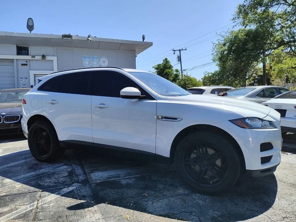 2017 Jaguar F-Pace - Image 13 of 20