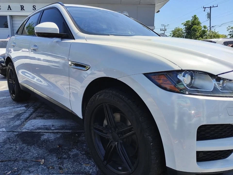 2017 Jaguar F-Pace - Image 19 of 20