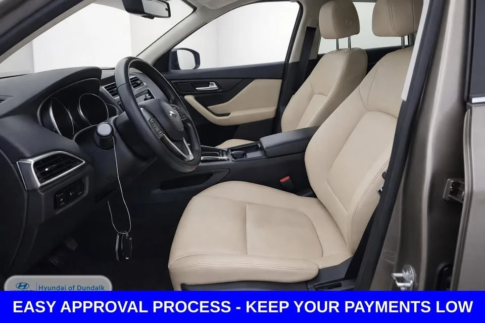 2017 Jaguar F-Pace - Image 8 of 16