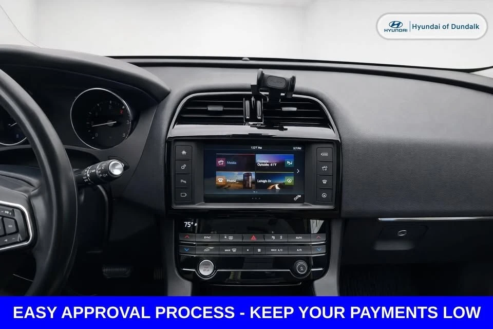2017 Jaguar F-Pace - Image 9 of 16