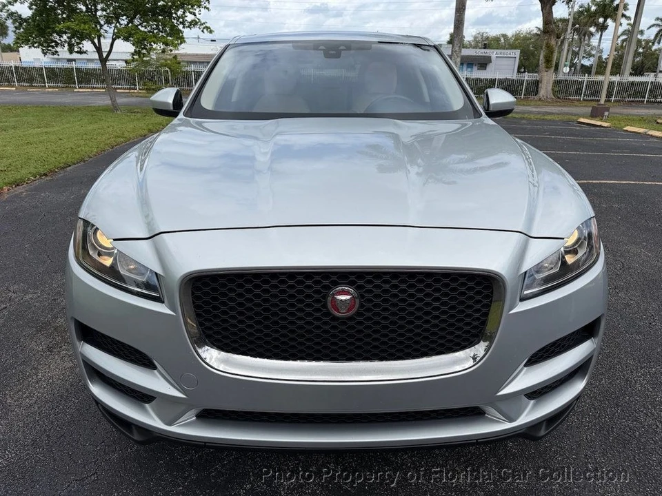 2017 Jaguar F-Pace - Image 5 of 12
