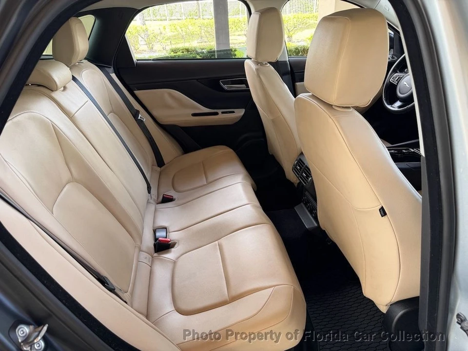 2017 Jaguar F-Pace - Image 9 of 12
