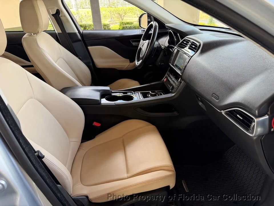 2017 Jaguar F-Pace - Image 10 of 12