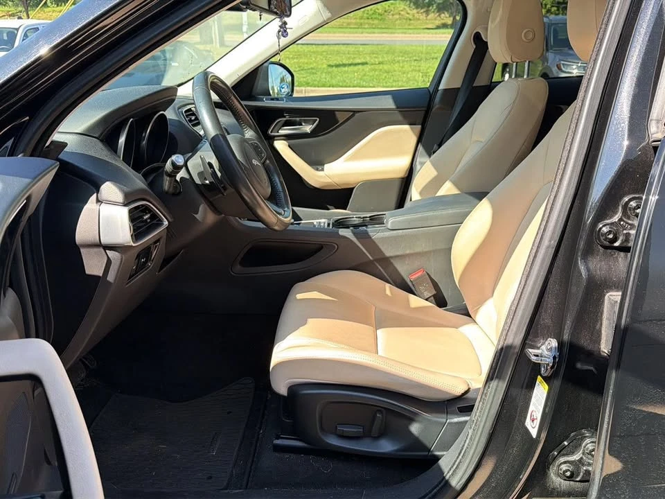 2017 Jaguar F-Pace - Image 13 of 17