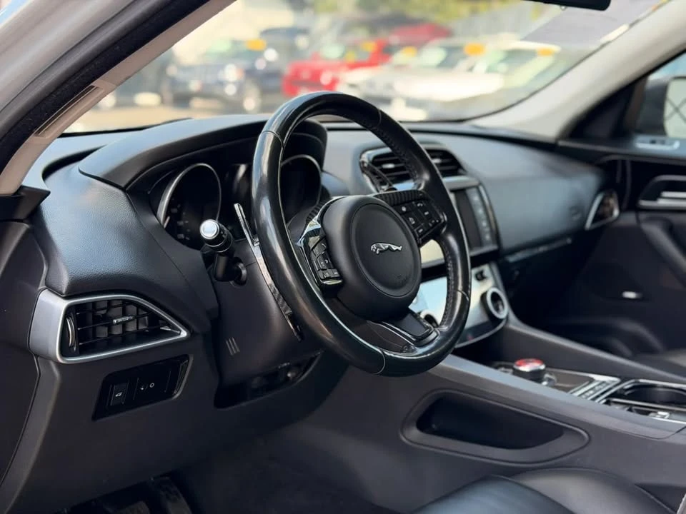 2017 Jaguar F-Pace - Image 9 of 20