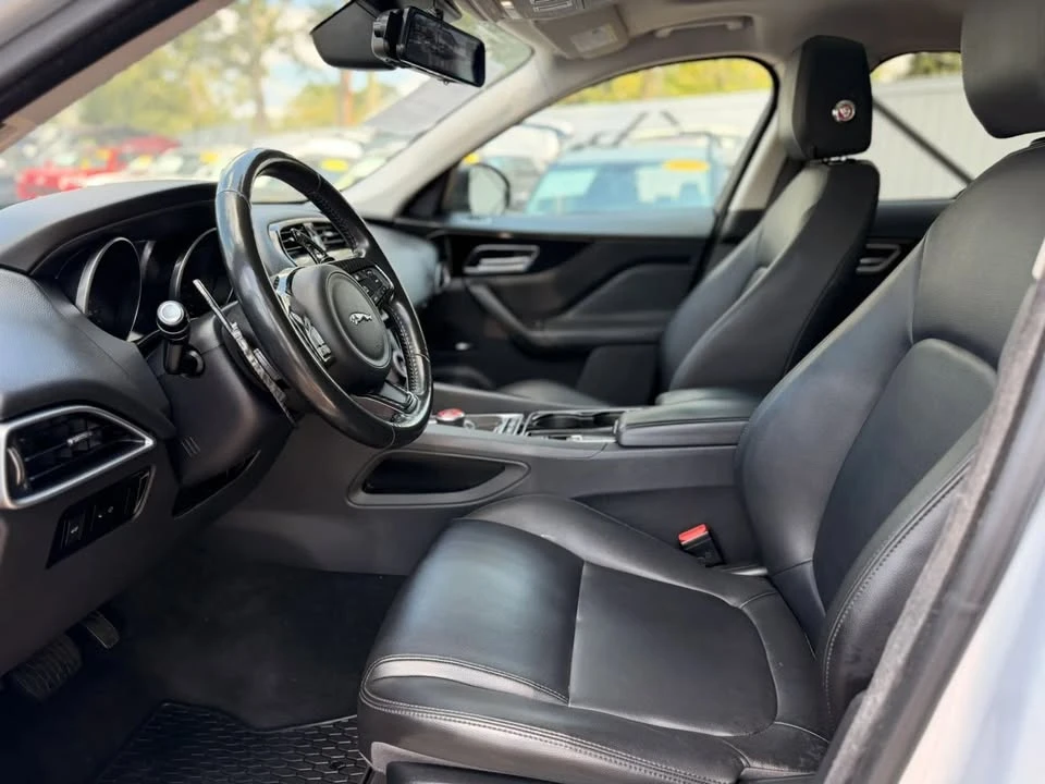 2017 Jaguar F-Pace - Image 11 of 20