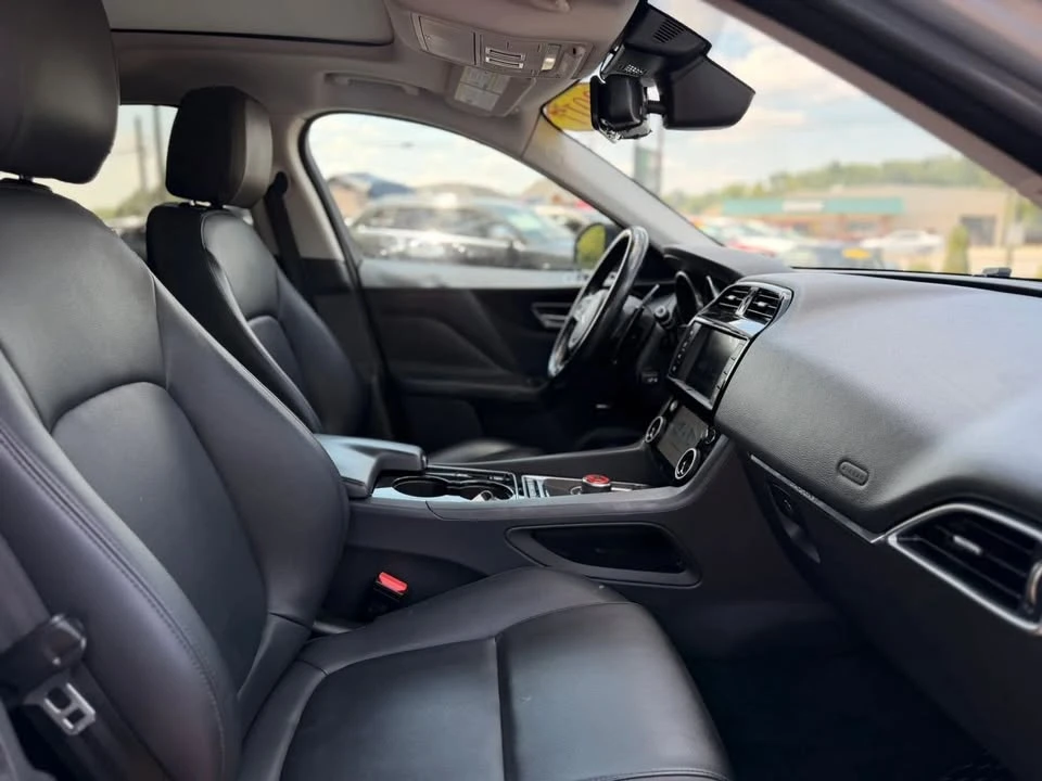 2017 Jaguar F-Pace - Image 18 of 20