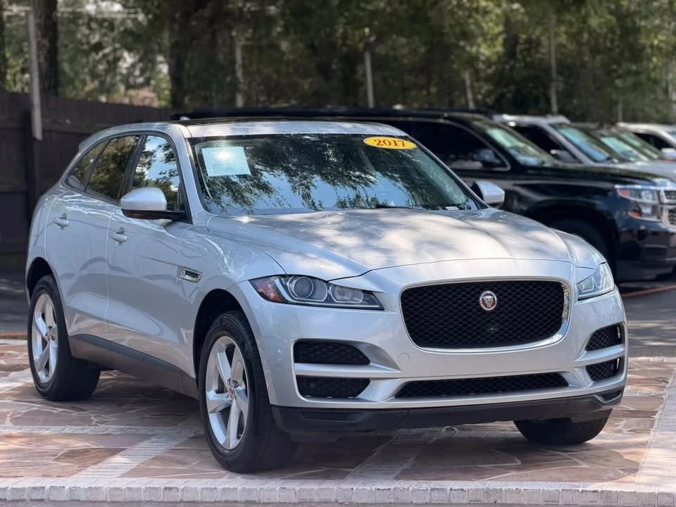 2017 Jaguar F-Pace - Image 3 of 20