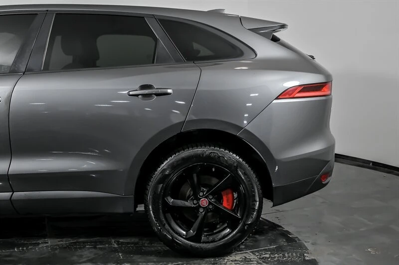 2017 Jaguar F-Pace - Image 7 of 12