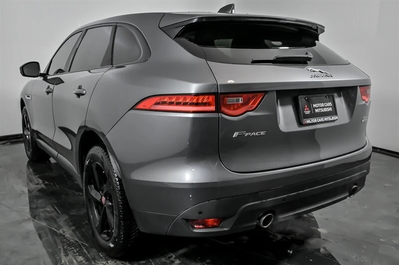 2017 Jaguar F-Pace - Image 8 of 12