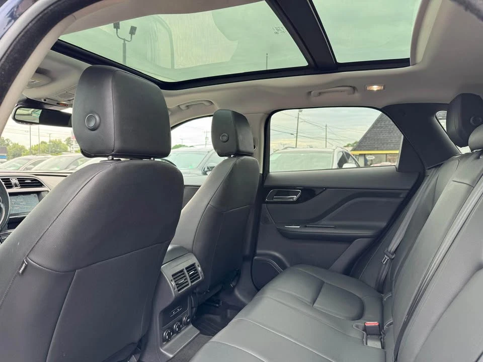 2017 Jaguar F-Pace - Image 11 of 20