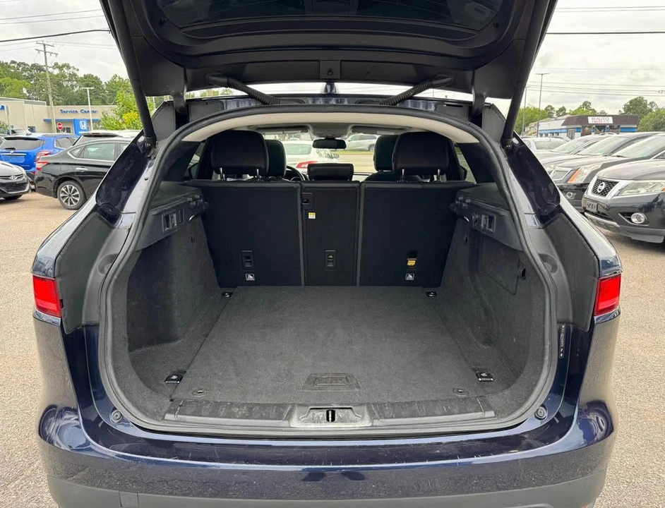 2017 Jaguar F-Pace - Image 10 of 20