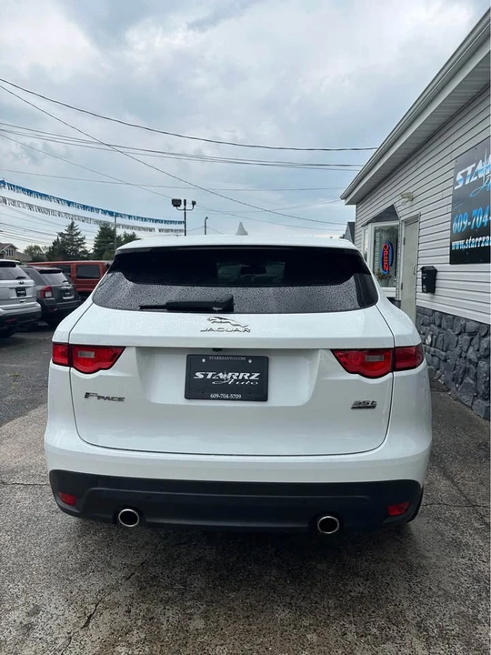 2017 Jaguar F-Pace - Image 5 of 13