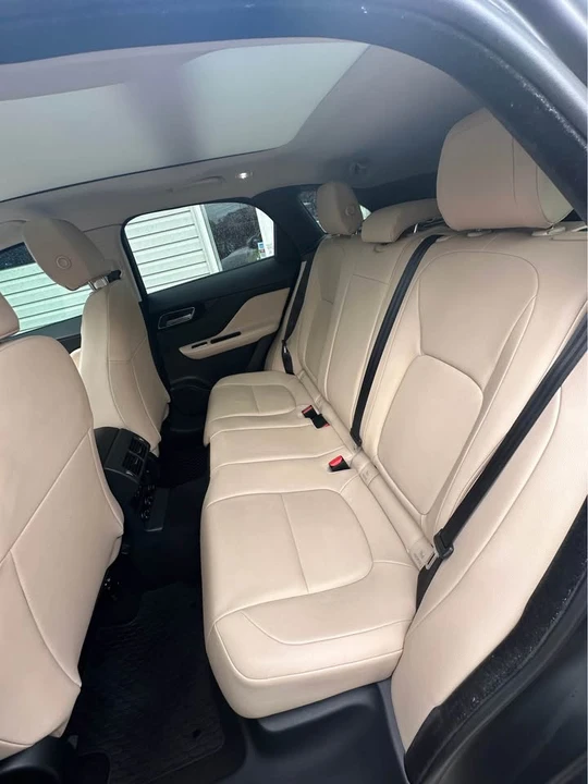 2017 Jaguar F-Pace - Image 8 of 13