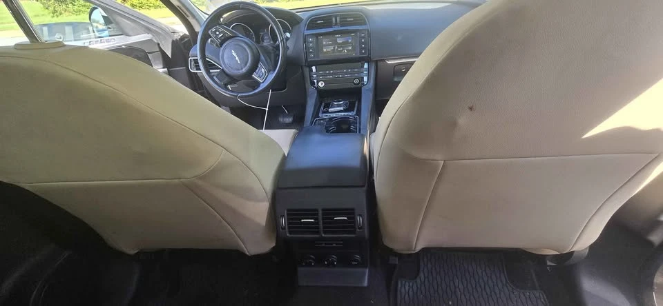 2017 Jaguar F-Pace - Image 17 of 18