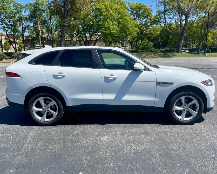 2017 Jaguar F-Pace - Image 5 of 5