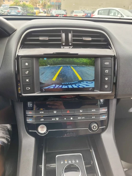 2017 Jaguar F-Pace - Image 19 of 20