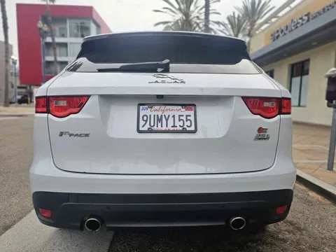 2017 Jaguar F-PACE 35t Premium Sport Utility 4D