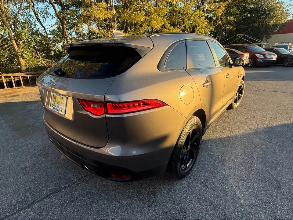 2017 Jaguar F-Pace - Image 10 of 20