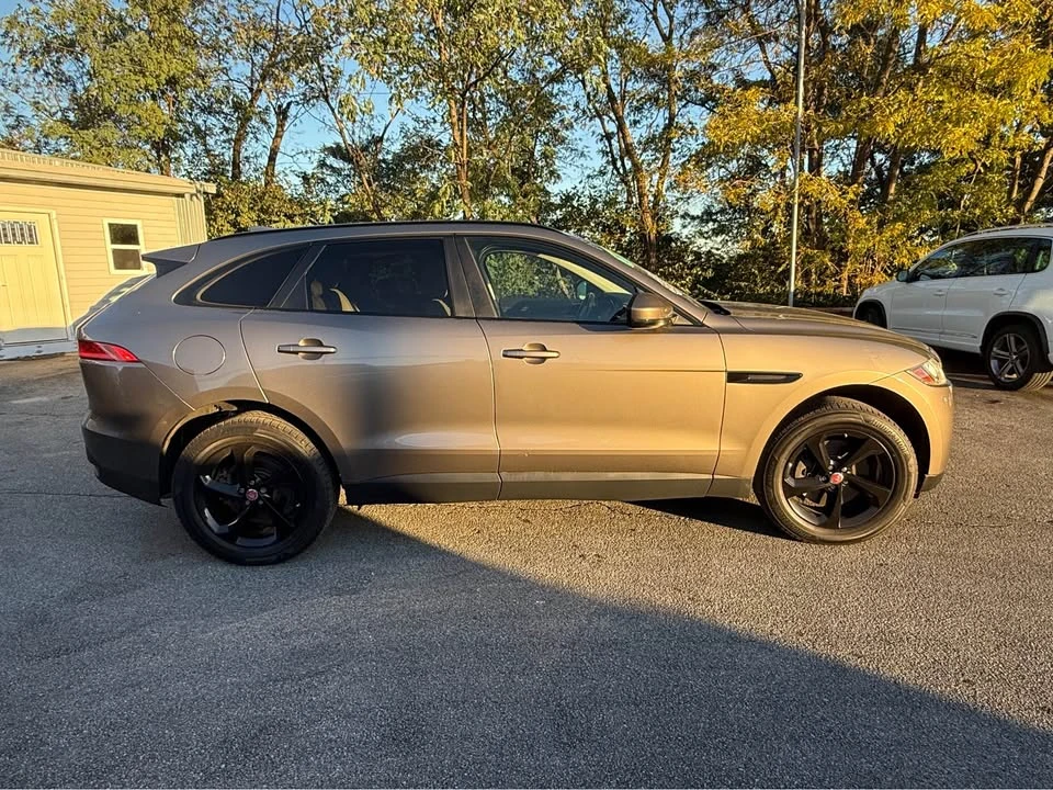 2017 Jaguar F-Pace - Image 11 of 20