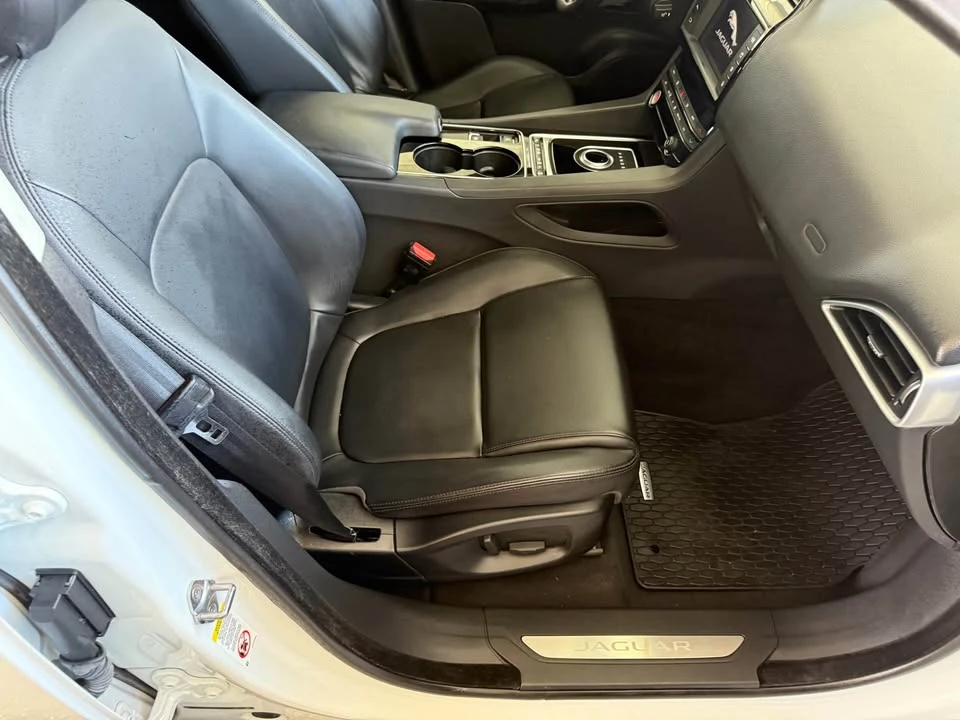 2017 Jaguar F-Pace - Image 9 of 20