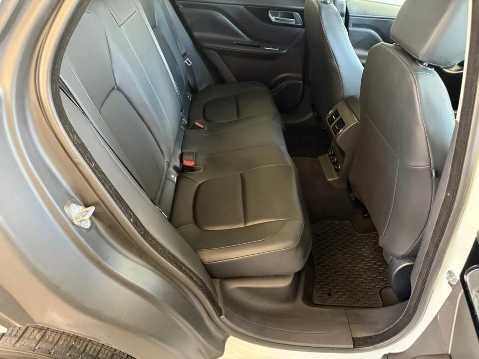 2017 Jaguar F-Pace - Image 11 of 20