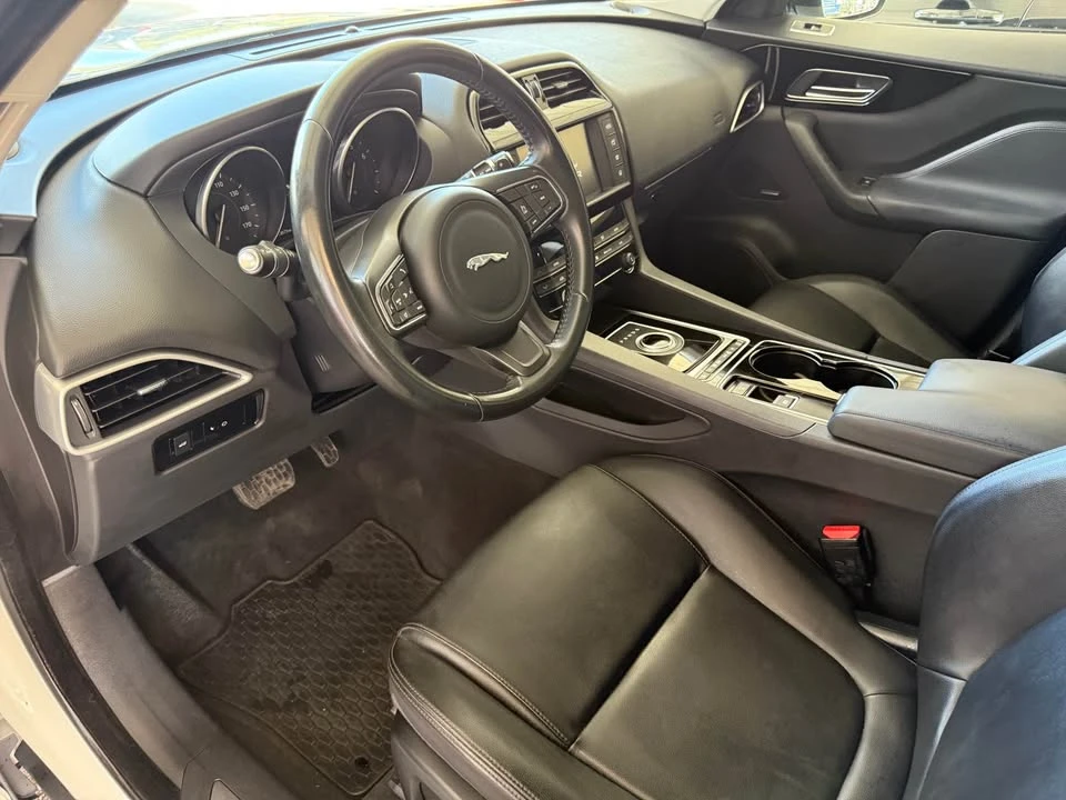 2017 Jaguar F-Pace - Image 8 of 20