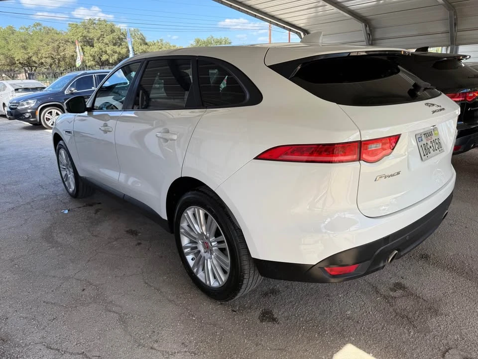 2017 Jaguar F-Pace - Image 4 of 20