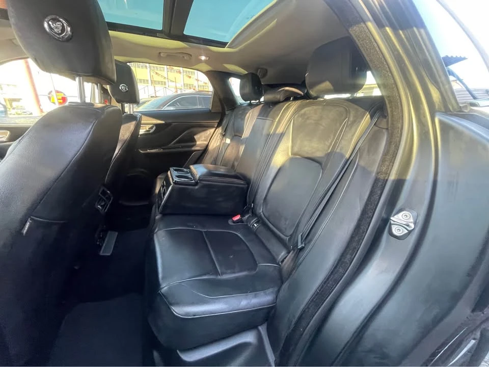 2017 Jaguar F-Pace - Image 14 of 20