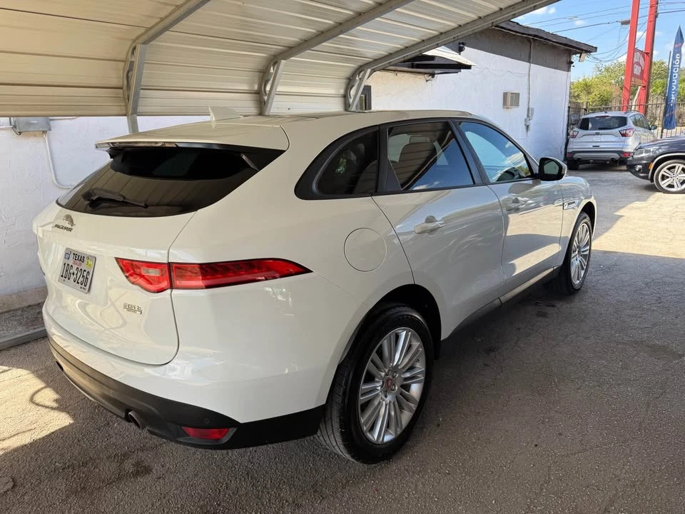 2017 Jaguar F-Pace - Image 3 of 20