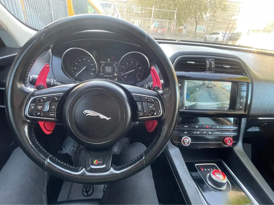 2017 Jaguar F-Pace - Image 15 of 20