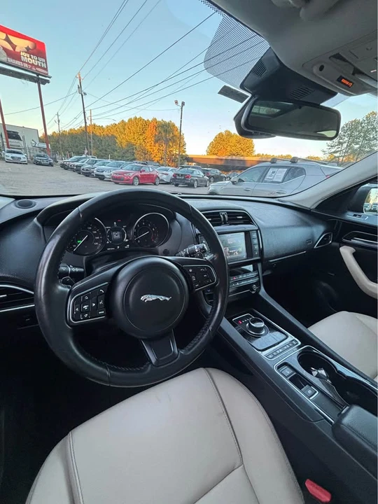 2017 Jaguar F-Pace - Image 11 of 20