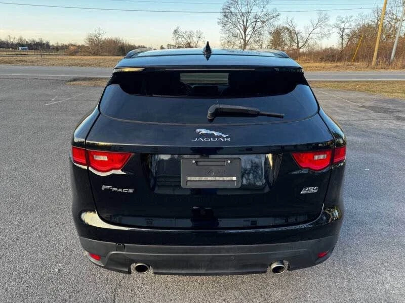 2017 Jaguar F-Pace - Image 6 of 11