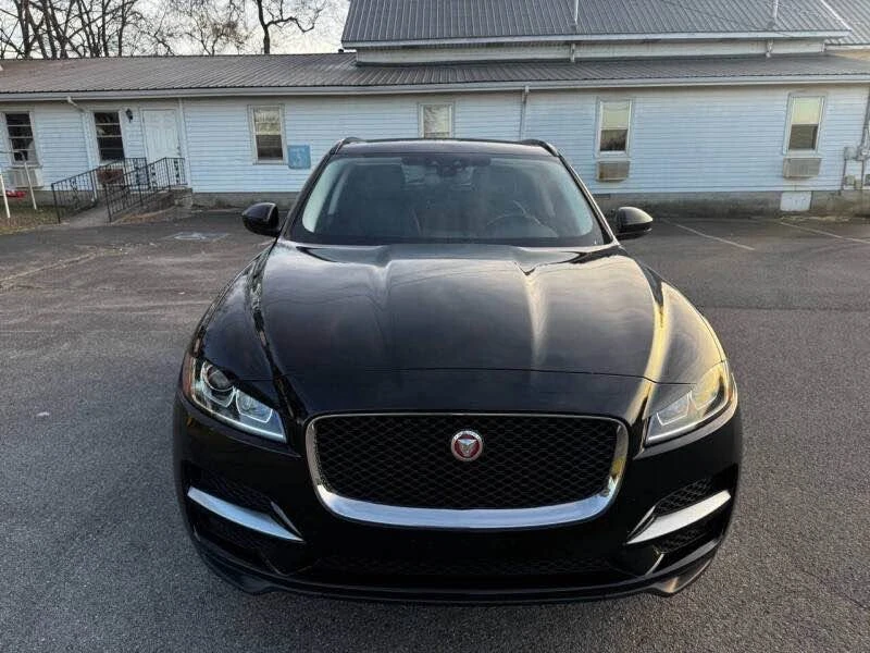 2017 Jaguar F-Pace - Image 2 of 11